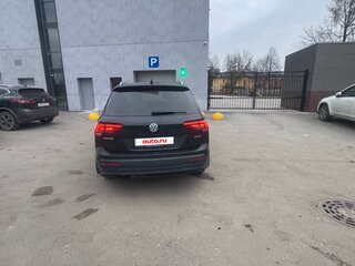 2018 Volkswagen Tiguan II, чёрный, 2500000 рублей, вид 4