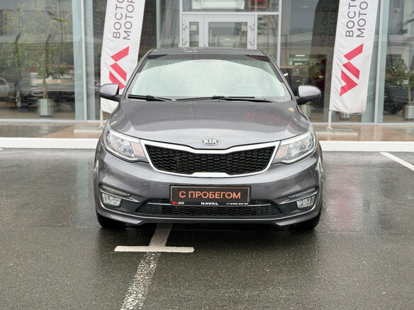 2015 Kia Rio III Рестайлинг, серый, 460000 рублей - вид 2