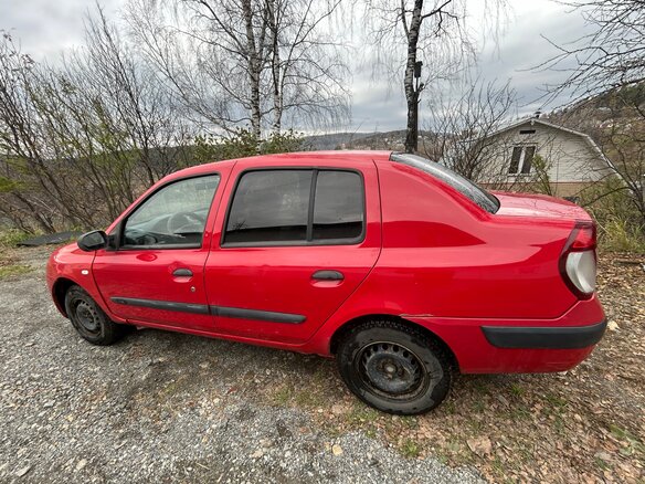 2005 Renault Symbol I Рестайлинг, красный, 210000 рублей - вид 3