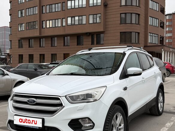 2018 Ford Kuga II Рестайлинг, белый, 1900000 рублей