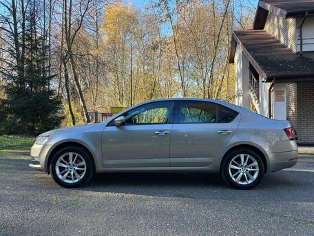 2018 Skoda Octavia III (A7) Рестайлинг, бежевый, 2240000 рублей, вид 4