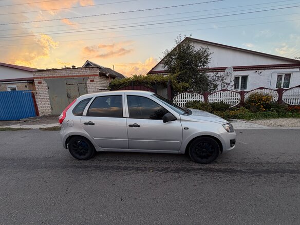 2013 Lada (ВАЗ) Kalina II, серебристый, 300000 рублей - вид 4