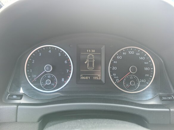 2011 Volkswagen Tiguan I Рестайлинг, серебристый, 730000 рублей - вид 14