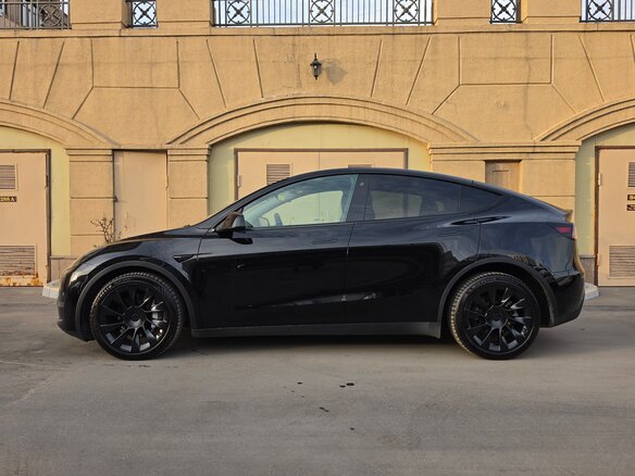 2022 Tesla Model Y Long Range Dual Motor I, чёрный, 4700000 рублей - вид 10