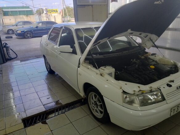 1998 Lada (ВАЗ) 2110, белый, 110000 рублей - вид 2
