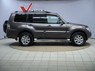2015 Mitsubishi Pajero IV Рестайлинг 2, коричневый, 2250000 рублей, вид 4