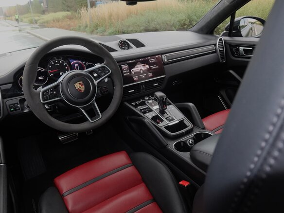 2021 Porsche Cayenne GTS Coupé III, чёрный - вид 16