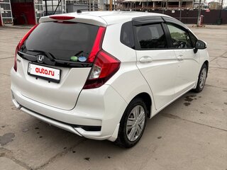 2018 Honda Fit III Рестайлинг, белый, 999000 рублей, вид 4