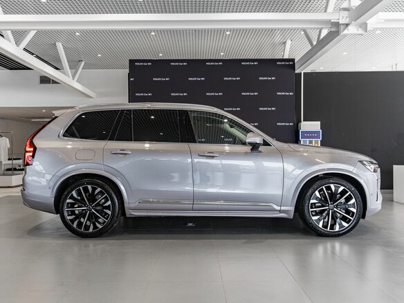 2026 Volvo XC90 B5 II Рестайлинг 2, серебристый, 11980000 рублей - вид 3