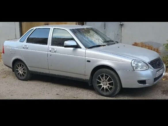 2008 Lada (ВАЗ) Priora I, серебристый, 200000 рублей - вид 3