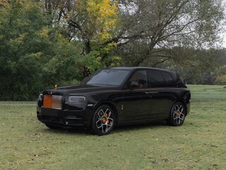2021 Rolls-Royce Cullinan Black Badge I (Series I), чёрный, 37000000 рублей, вид 1