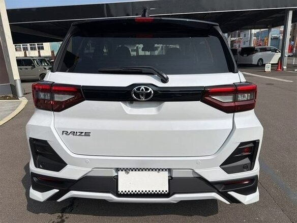 2023 Toyota Raize I, белый, 1193000 рублей - вид 3
