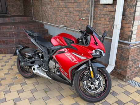 2024 Voge 300RR, красный, 270000 рублей, вид 2