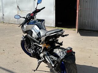 2019 Yamaha MT-09 (FZ-09), серебристый, 980000 рублей, вид 4