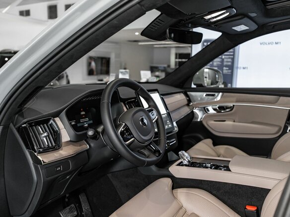 2026 Volvo XC90 B5 II Рестайлинг 2, серый, 13950000 рублей - вид 9