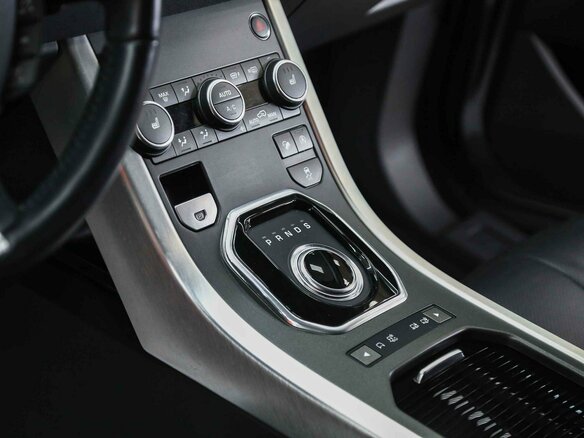 2017 Land Rover Range Rover Evoque I Рестайлинг, серый, 2490000 рублей - вид 5