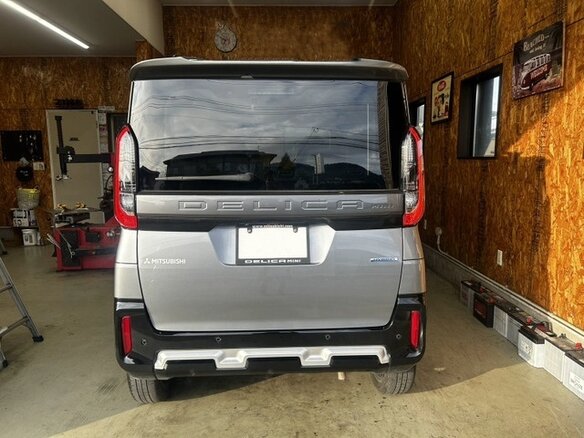 2023 Mitsubishi Delica Mini I, серый - вид 5