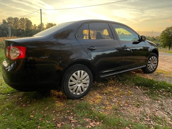 2010 Volkswagen Jetta V, чёрный - вид 3