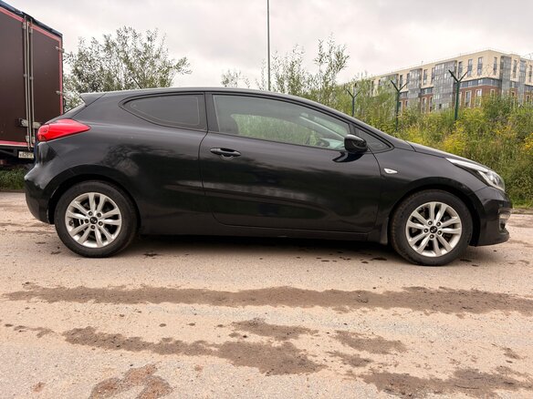 2015 Kia Ceed II, чёрный, 1000000 рублей - вид 3