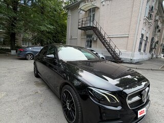 2016 Mercedes-Benz E-Класс 200 V (W213, S213, C238), чёрный, 2350000 рублей, вид 1