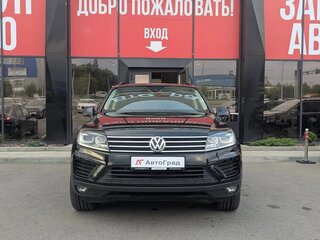 2017 Volkswagen Touareg II Рестайлинг, чёрный, 2830000 рублей, вид 2