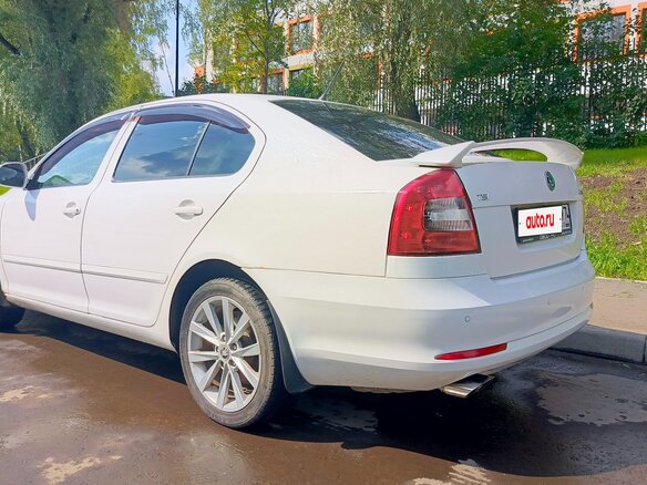 2011 Skoda Octavia II (A5) Рестайлинг, белый, 650000 рублей - вид 1