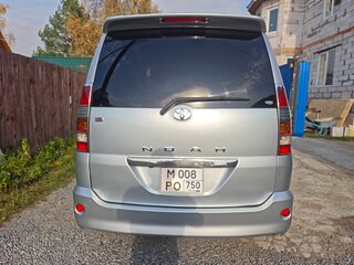 2002 Toyota Noah I (R60), серый, 1100000 рублей, вид 4