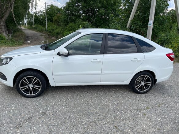 2020 Lada (ВАЗ) Granta I Рестайлинг, белый, 830000 рублей - вид 11