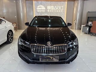 2023 Skoda Superb III Рестайлинг, чёрный, 1630000 рублей, вид 2