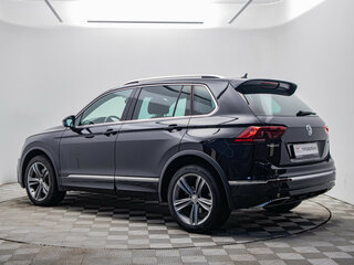 2018 Volkswagen Tiguan II, чёрный, 3062000 рублей, вид 3