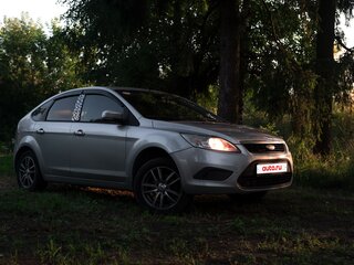 2010 Ford Focus II Рестайлинг, серебристый, 500000 рублей, вид 1