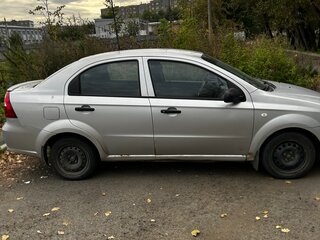 2008 Chevrolet Aveo I Рестайлинг, серебристый, 210000 рублей, вид 3