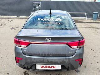 2018 Kia Rio IV, серый, 870000 рублей, вид 2