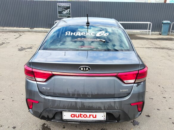 2018 Kia Rio IV, серый - вид 1