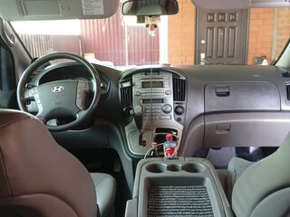 2014 Hyundai Grand Starex I, серый, 2100000 рублей, вид 3