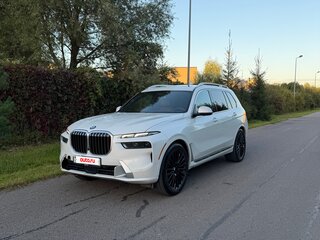 2022 BMW X7 40i I (G07) Рестайлинг, белый, 6800000 рублей, вид 2