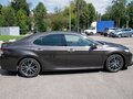2022 Toyota Camry VIII (XV70) Рестайлинг, коричневый, 5600000 рублей - вид 2