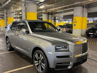 2020 Rolls-Royce Cullinan I (Series I), серый, 25500000 рублей, вид 2