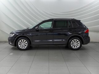 2019 Volkswagen Tiguan II, чёрный, 2100000 рублей, вид 4