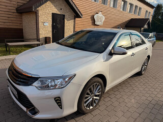 2016 Toyota Camry VII (XV50) Рестайлинг, белый, 2250000 рублей, вид 4