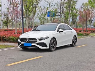 2023 Mercedes-Benz A-Класс 180 IV (W177) Рестайлинг, белый, 1720000 рублей, вид 1