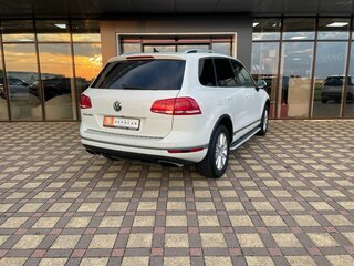 2015 Volkswagen Touareg II Рестайлинг, белый, 2440000 рублей, вид 5