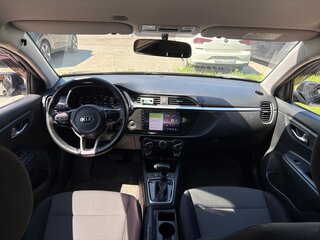 2021 Kia Rio IV Рестайлинг, чёрный, 1550000 рублей, вид 2
