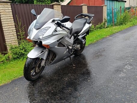 2001 Honda VFR 800, серебристый, 380000 рублей, вид 3