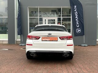 2018 Kia Optima IV Рестайлинг, белый, 1579000 рублей, вид 4