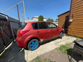 2004 Nissan Tiida I, красный, 300000 рублей, вид 3