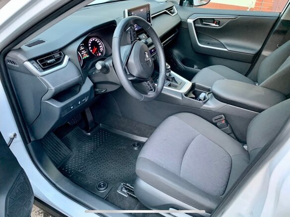 2019 Toyota RAV4 V (XA50), белый - вид 5