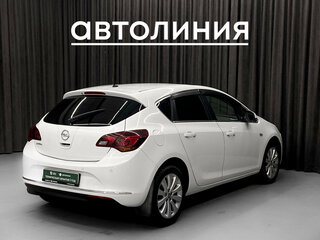 2014 Opel Astra J Рестайлинг, белый, 700000 рублей, вид 4
