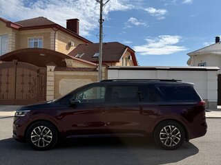 2022 Kia Carnival IV, красный, 4199000 рублей, вид 4