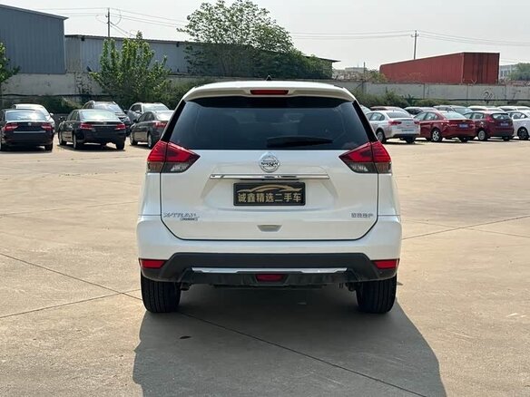 2022 Nissan X-Trail III Рестайлинг, белый - вид 4